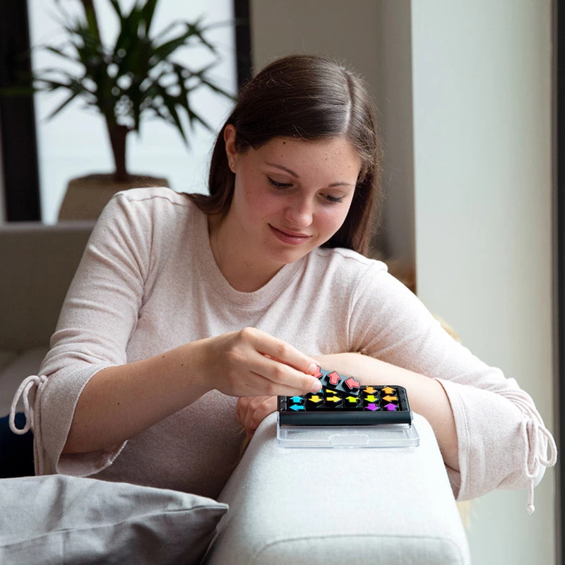 Smart Games IQ Arrows Single Player Logic Puzzle 5 Smart Games IQ Arrows Single Player Logic Puzzle - Image 3